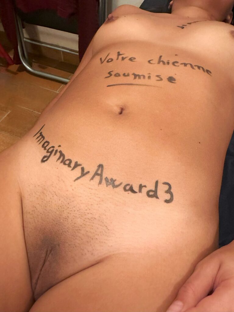 Jeune Française Soumise Diffuse Ses Nudes 18 Dedicaces Decembre 2023